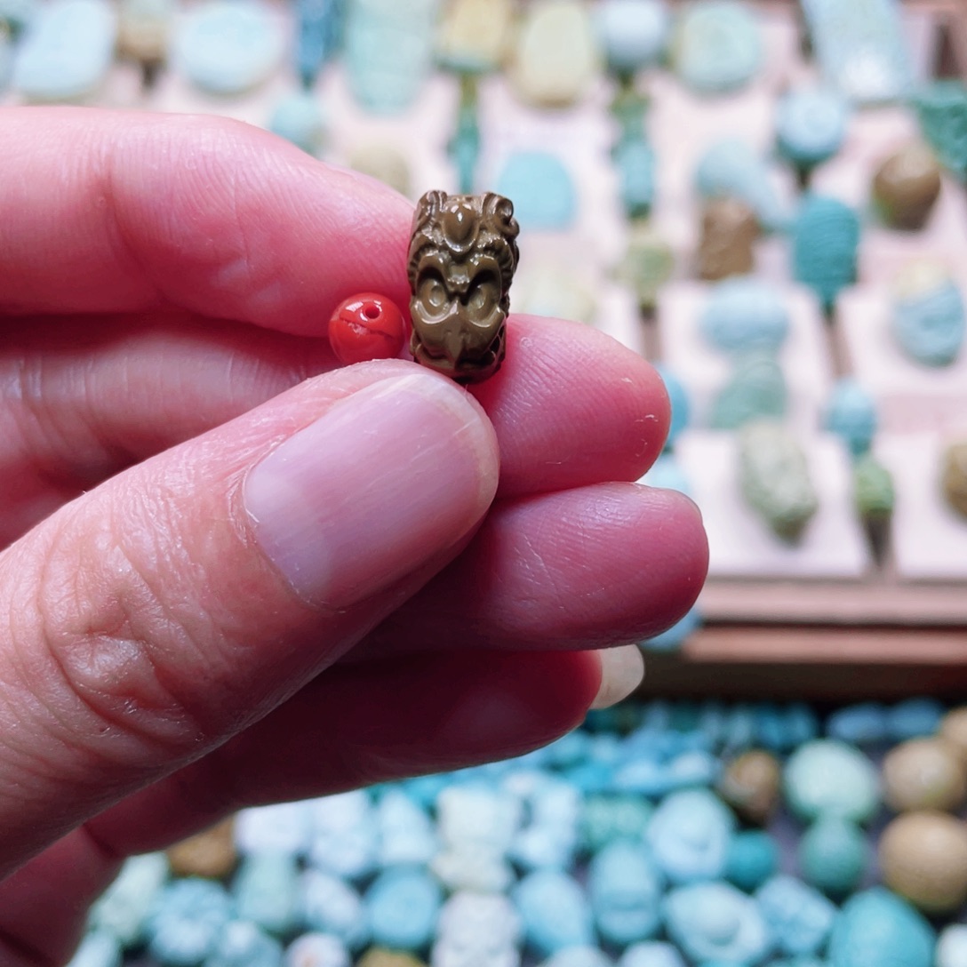 南红玛瑙配饰未镶嵌