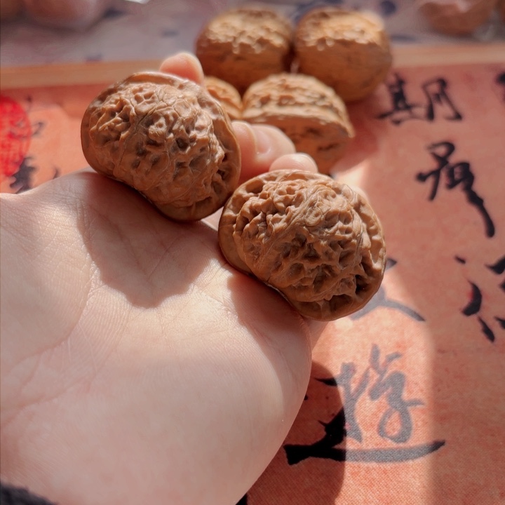 文玩核桃吊坠 41红皮桃心宫灯