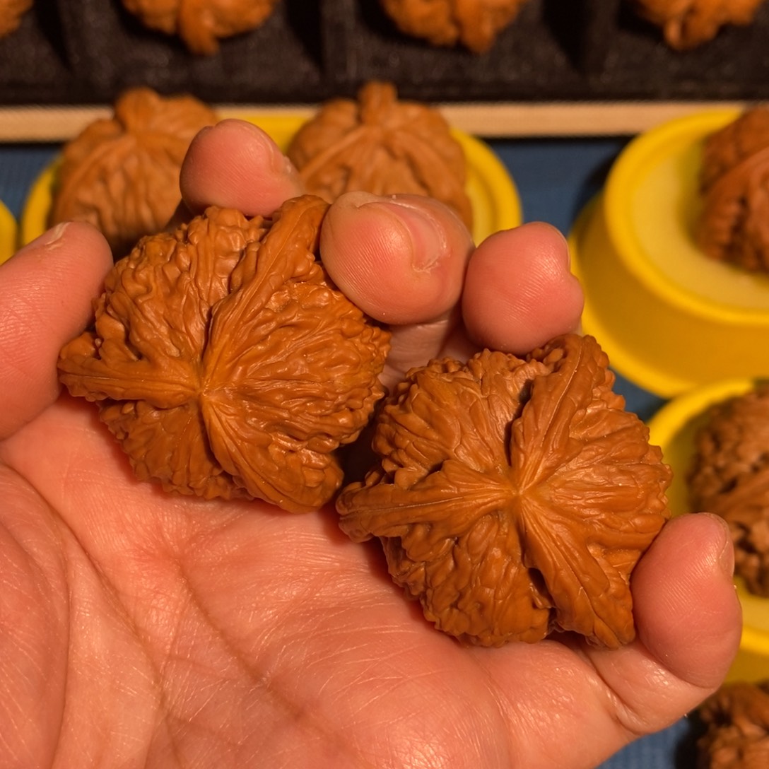 不***孩吊坠文玩核桃白狮子