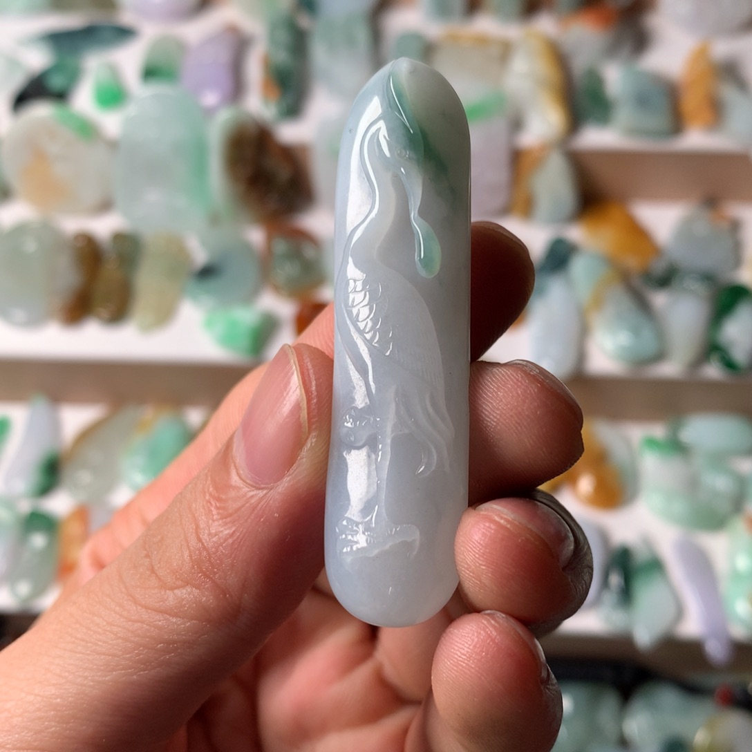 翡翠未镶嵌颈饰鹤