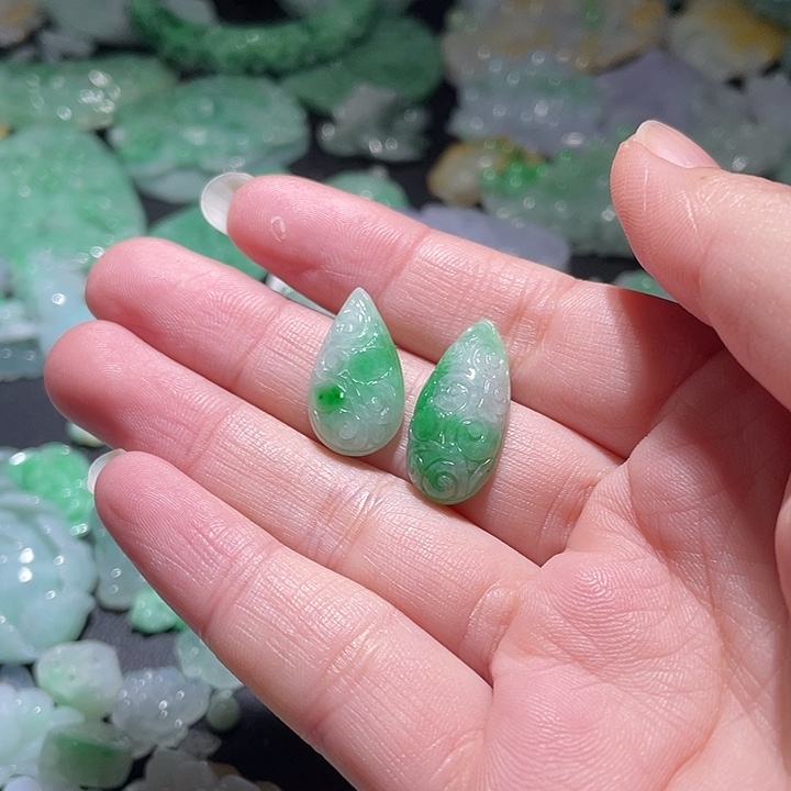 颈饰未镶嵌翡翠智****聊天