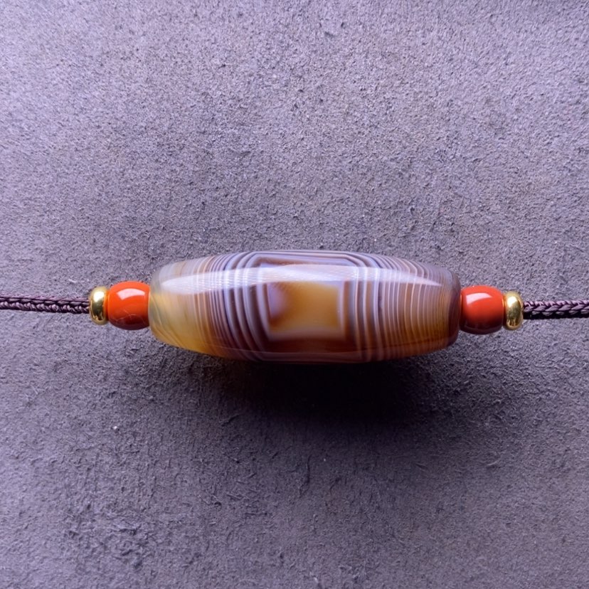 【闪购商品】未镶嵌玛瑙/玉髓珠宝奇石坑****咪