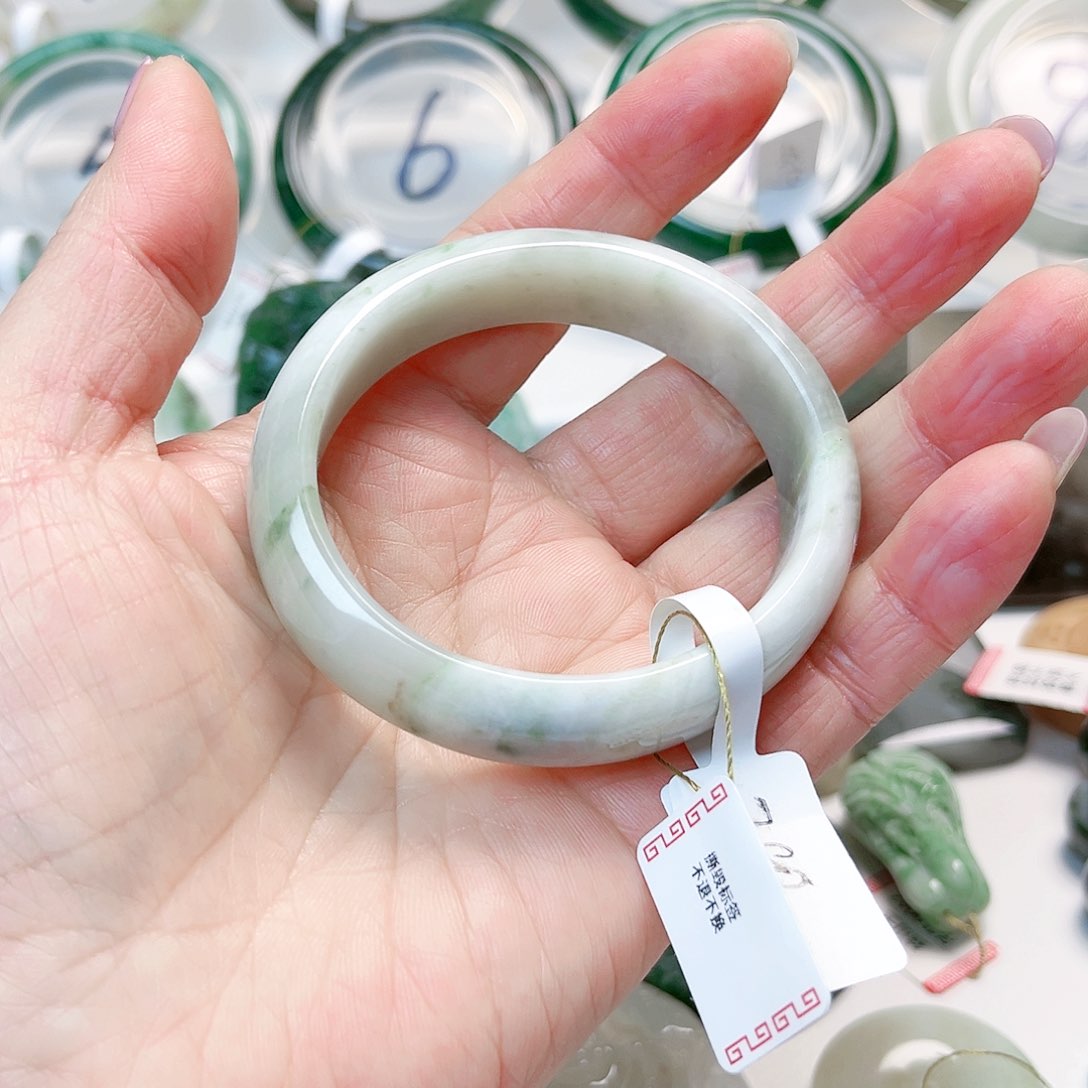 独山玉手镯未镶嵌