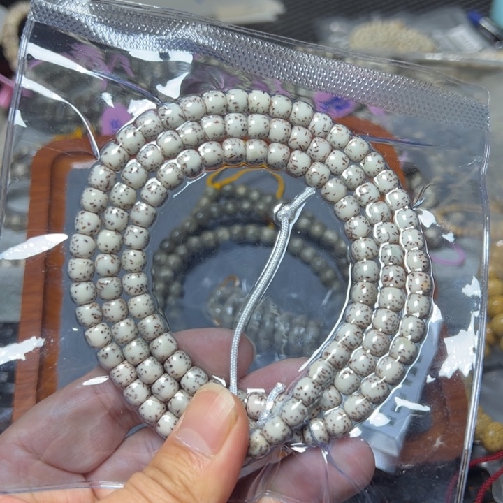 星月菩提手串老型石玉料108颗7×6左右大留白