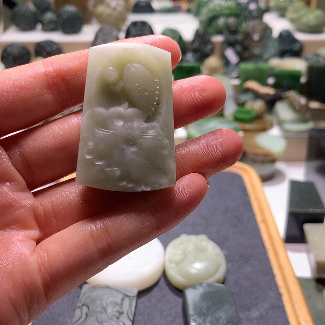 颈饰未镶嵌和田玉倾**声