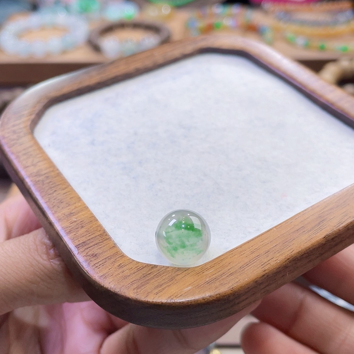 【闪购商品】翡翠颈饰未镶嵌冰咖飘花