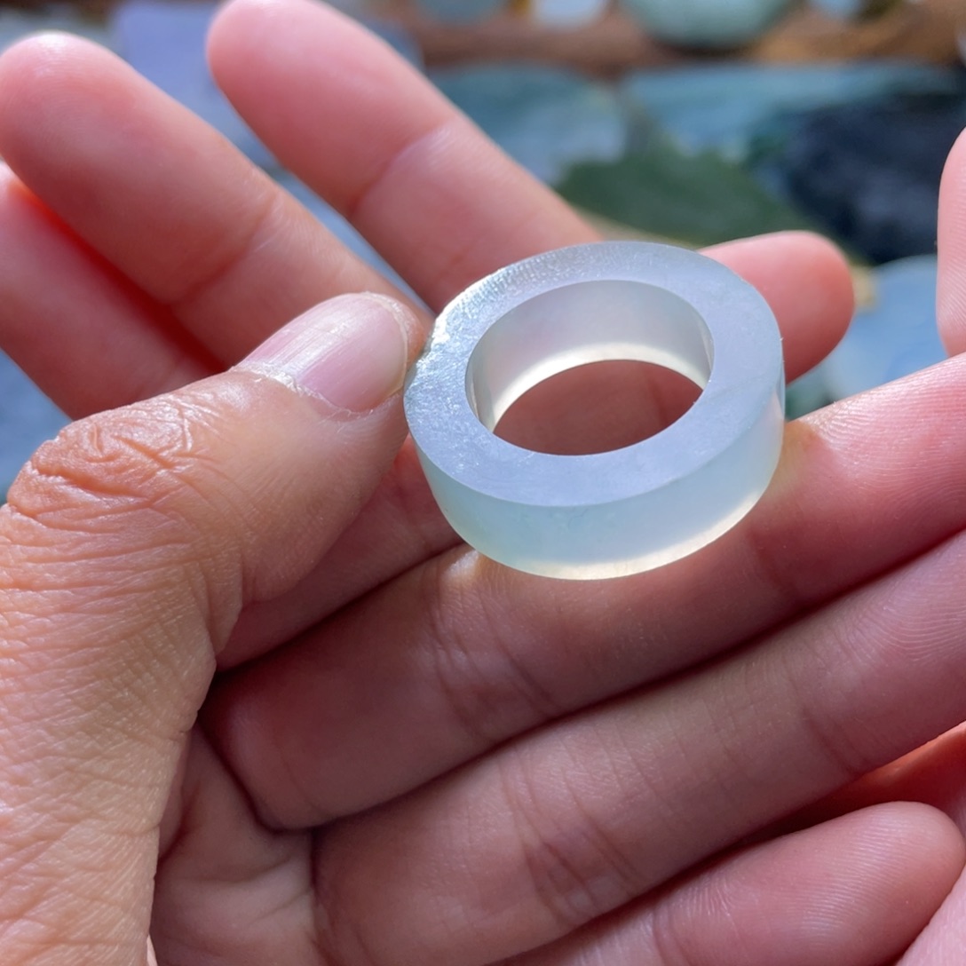 定制翡翠未镶嵌竹*翡翠定制有裂避雕