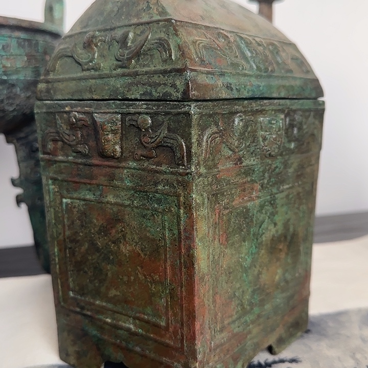 皇***哥古铜方彝艺术品一件