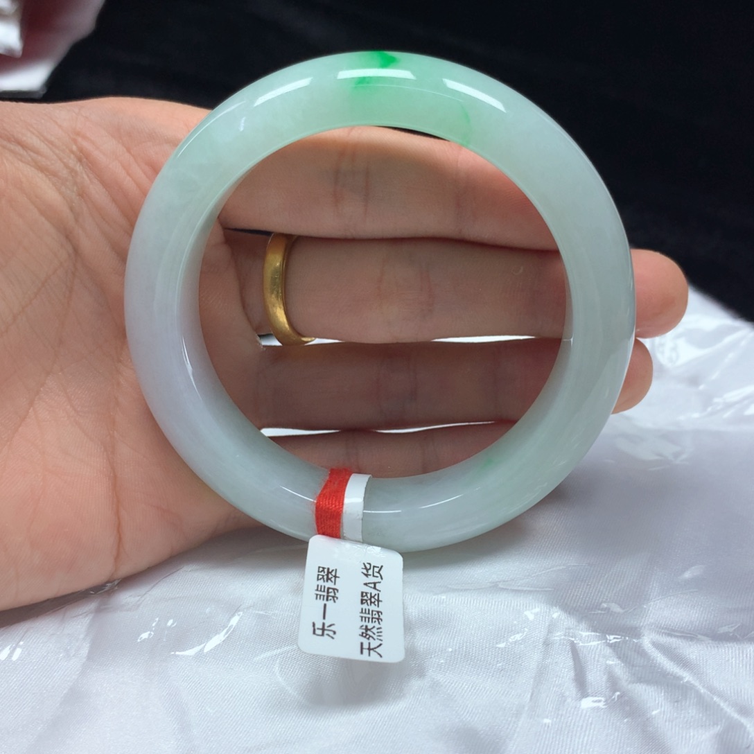 翡翠未镶嵌手镯（圆镯）58