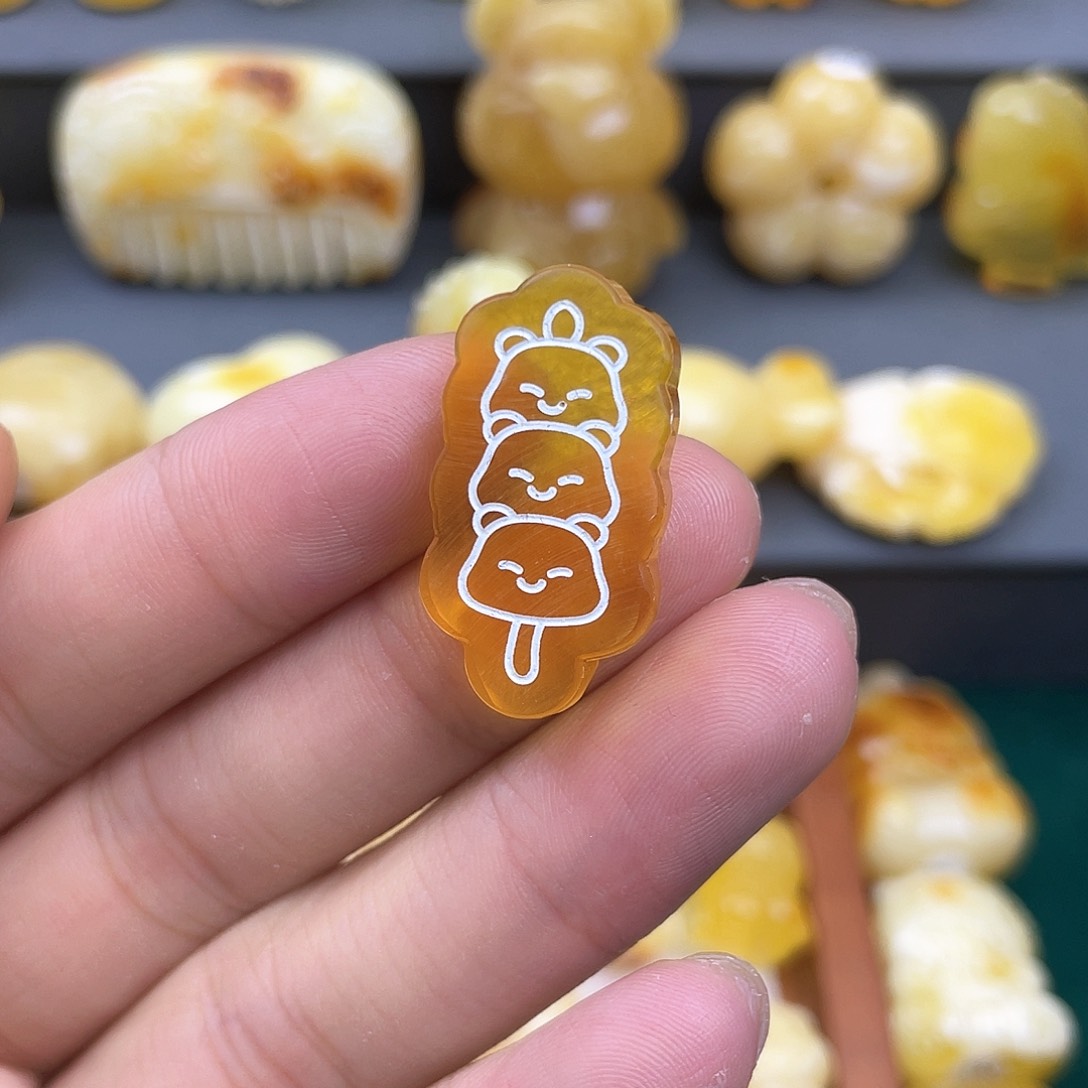 琥珀裸石未镶嵌蜜蜡