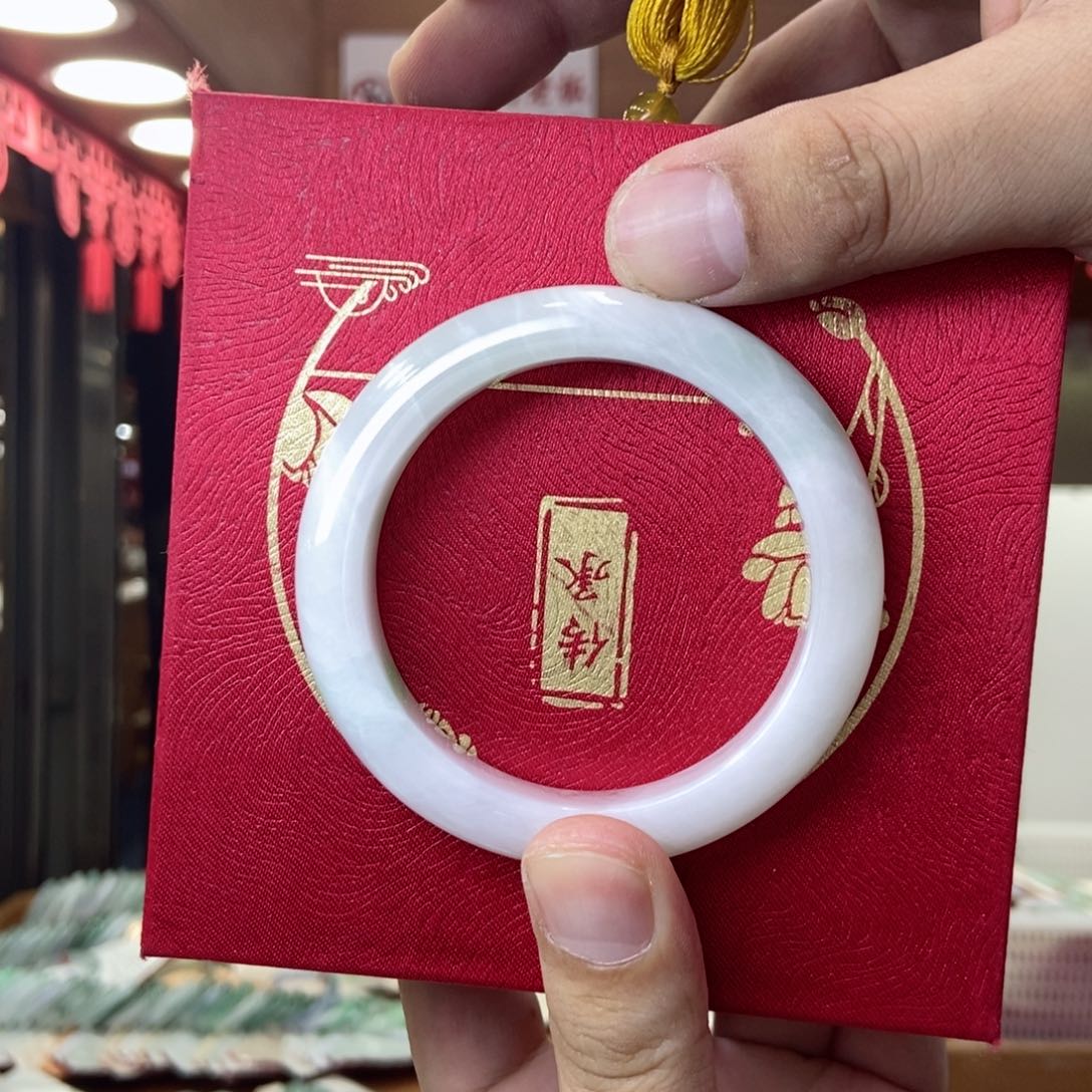 【闪购商品】未镶嵌手镯翡翠猫***翡翠