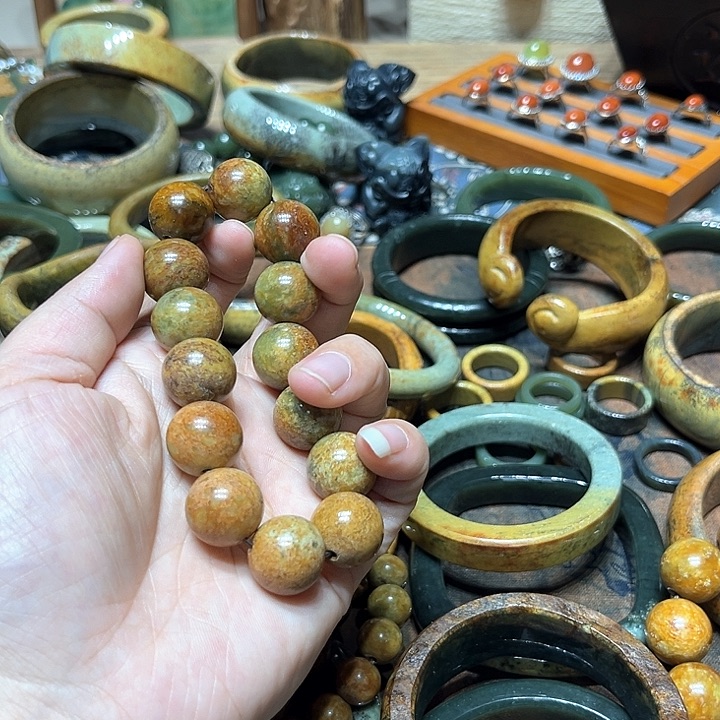 岫岩河磨玉（透闪石质玉）手串未镶嵌用****0