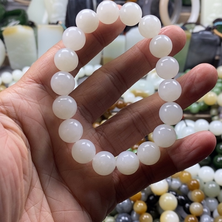 和田玉挂件未镶嵌牛**客