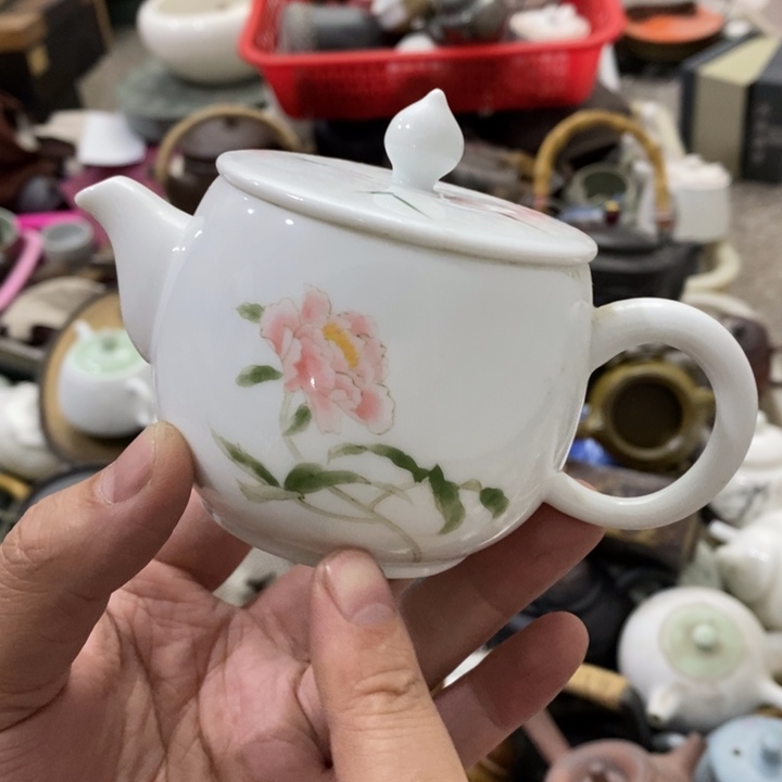 陶瓷艺术品及陶瓷壶