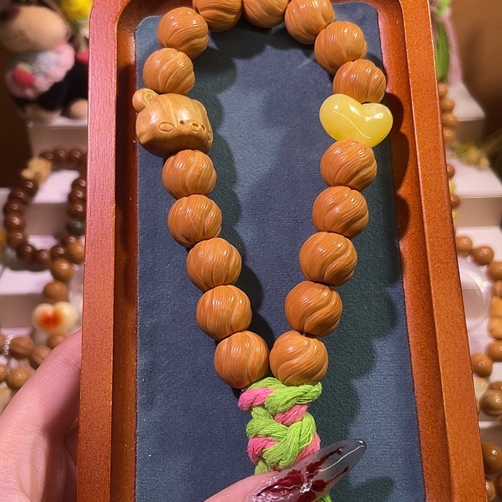 猴头核桃吊坠卷卷酥卡15大手持熊头