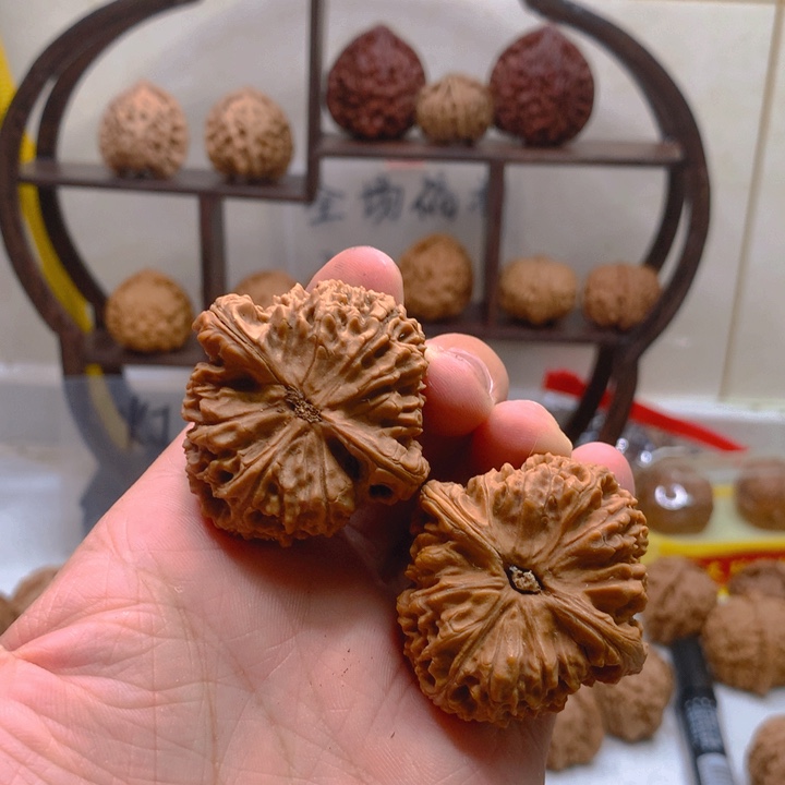 大***闪吊坠文玩核桃南疆石