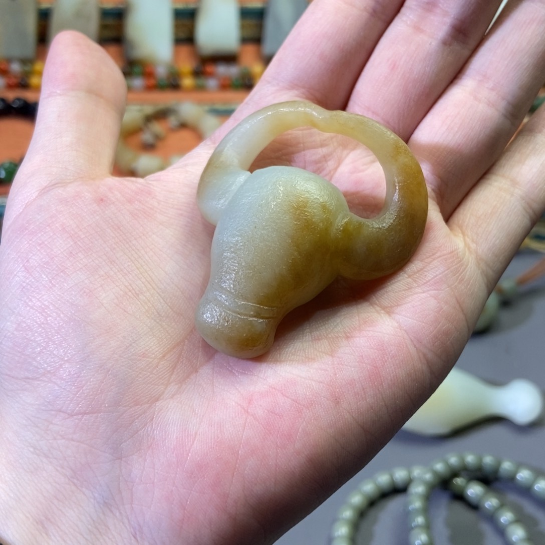 和田玉颈饰未镶嵌