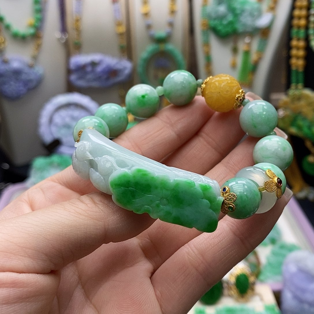 翡翠未镶嵌颈饰天然