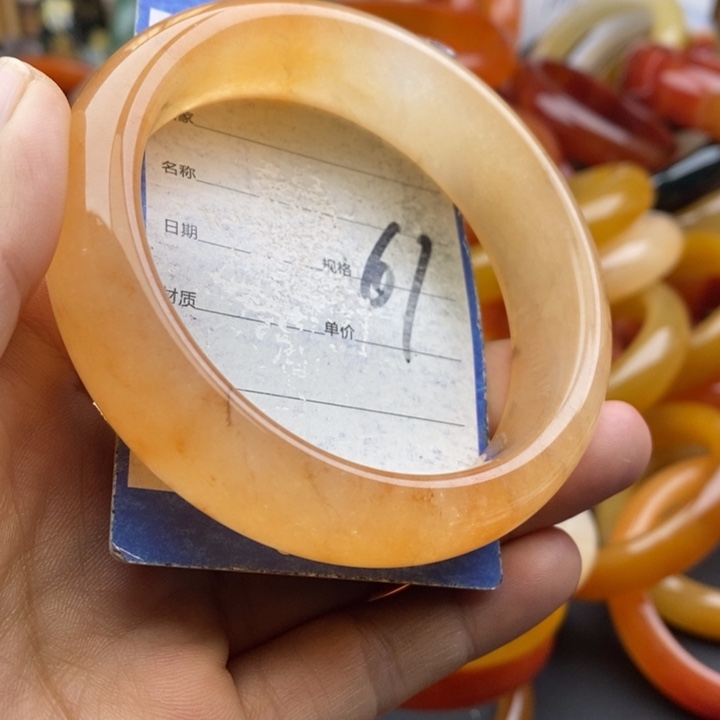 未镶嵌手镯石英质玉