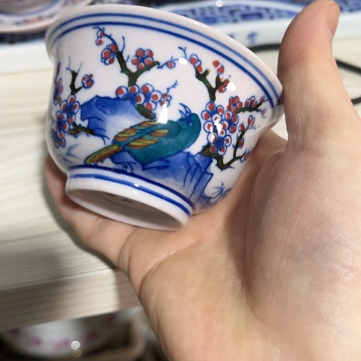 瓷片////景德镇陶瓷杯子。红西西。
