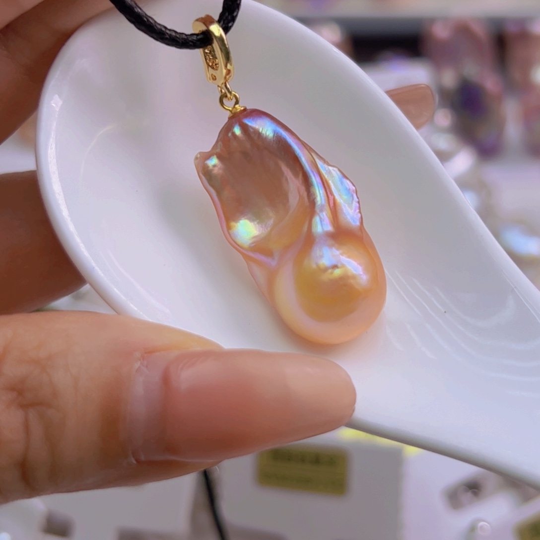 淡水珍珠吊坠(赠链)未镶嵌