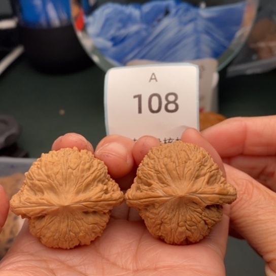 文玩核桃把件39泥鳅背108