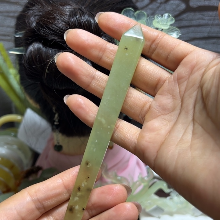 不***行蛇纹石玉未镶嵌发簪