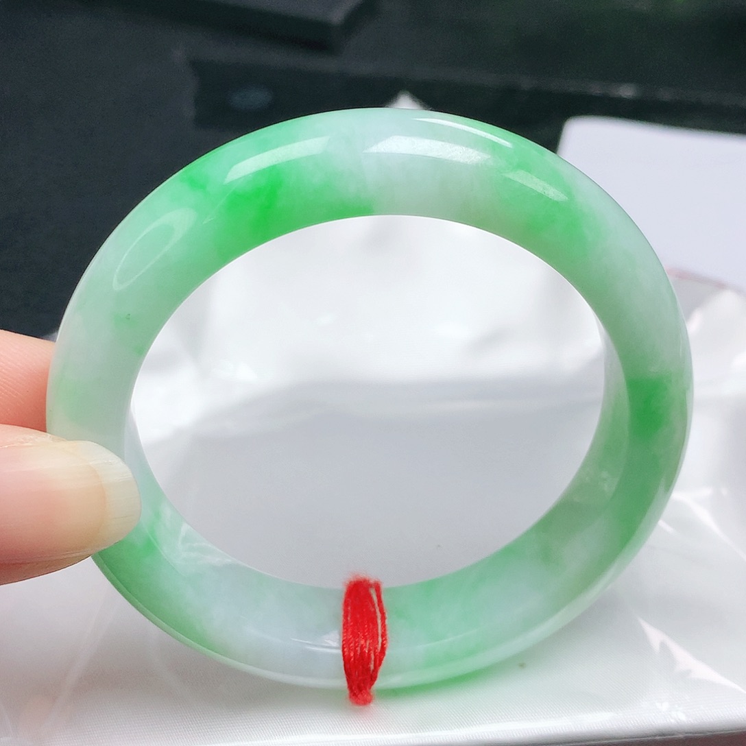 翡翠手镯未镶嵌正