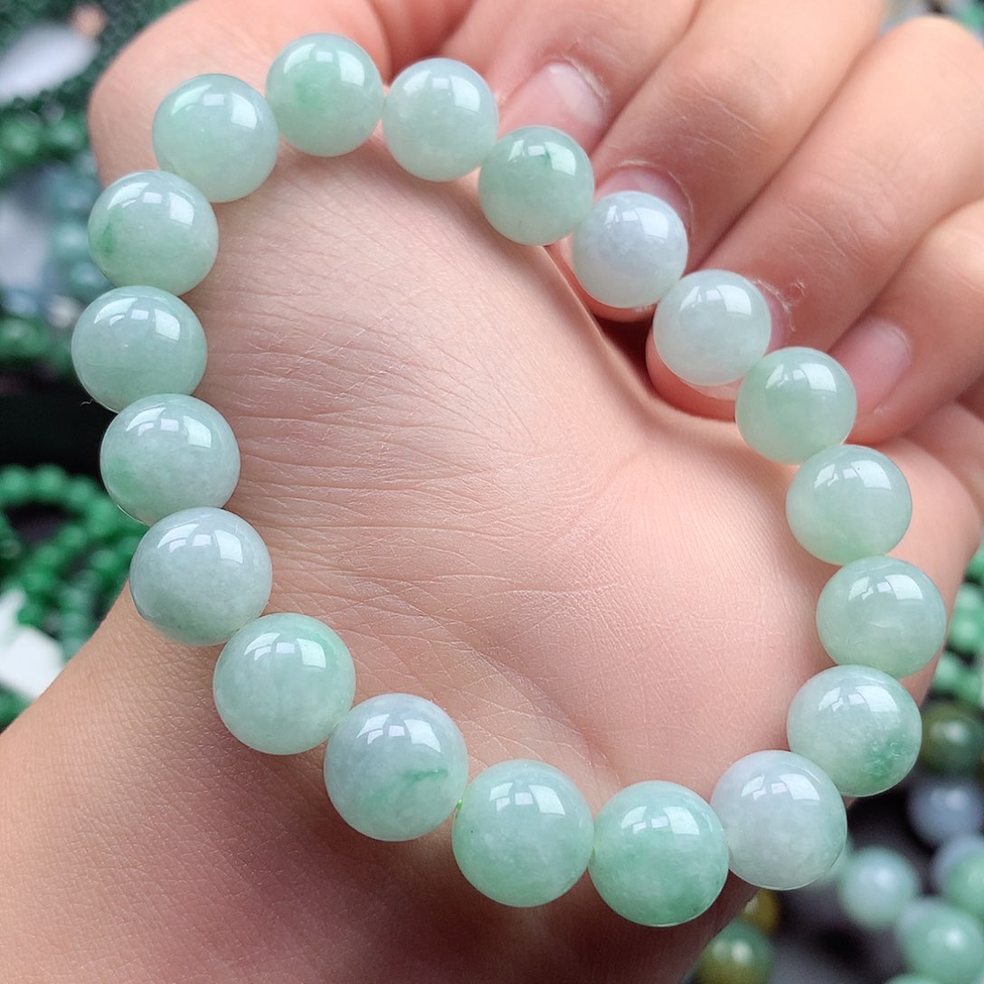 翡翠颈饰足铂镶嵌手串