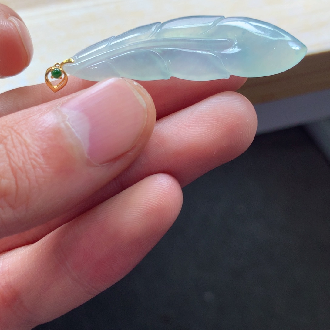 翡翠颈饰18K金镶嵌吊坠