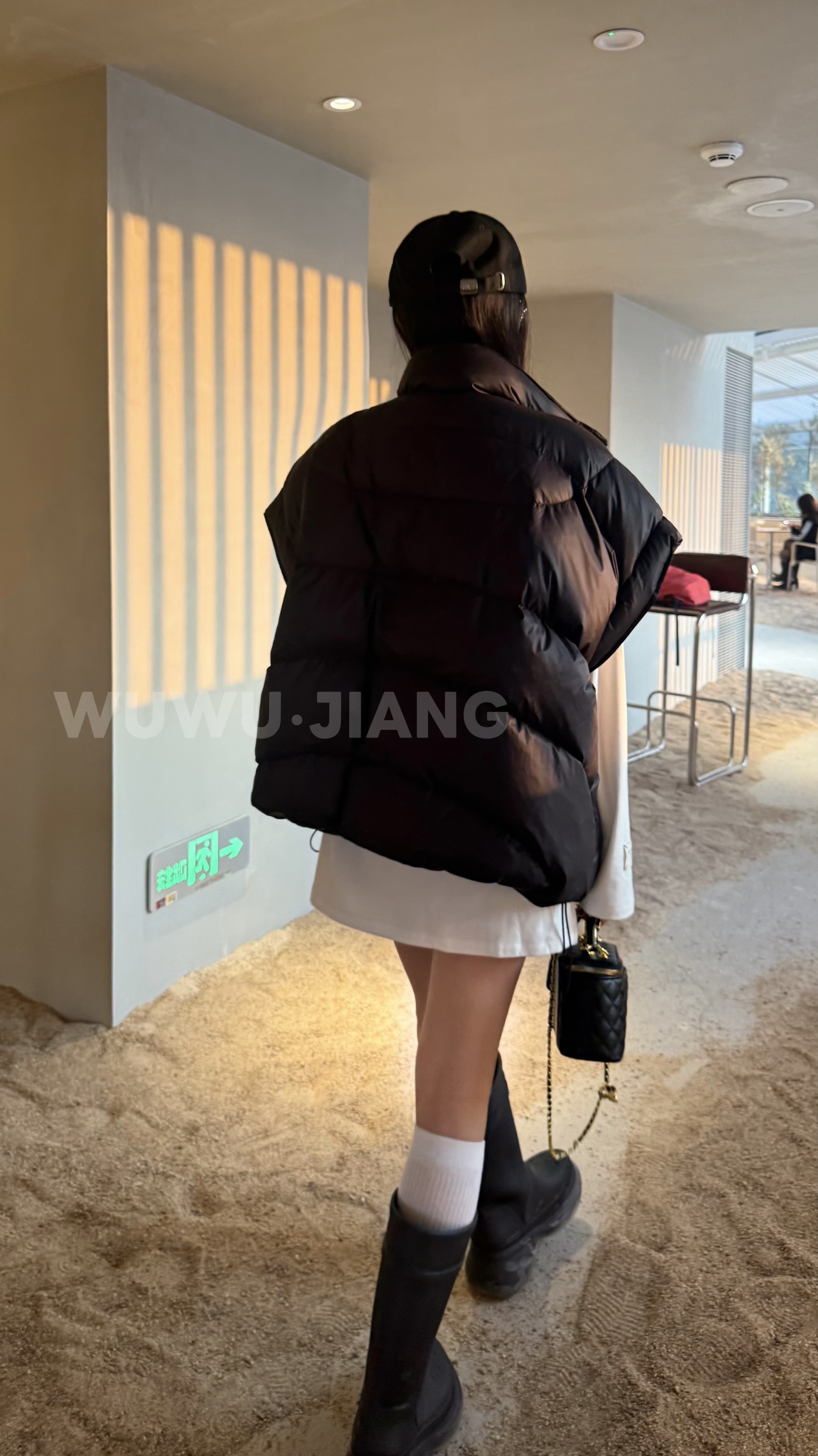 吴吴酱同款【冬季羽绒马甲立领加厚保暖白鸭绒宽松显瘦外套】