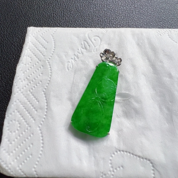 吊坠(不含链)18K金镶嵌翡翠