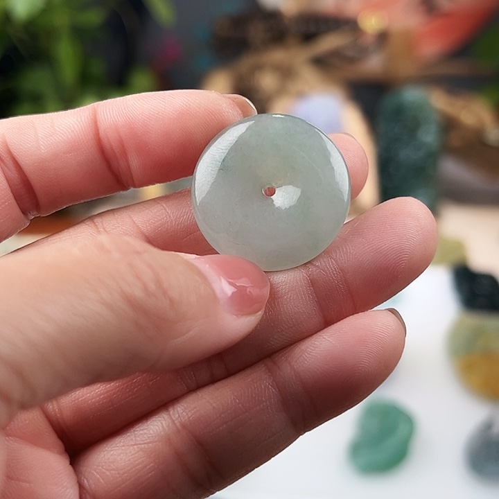 翡翠未镶嵌颈饰平安扣