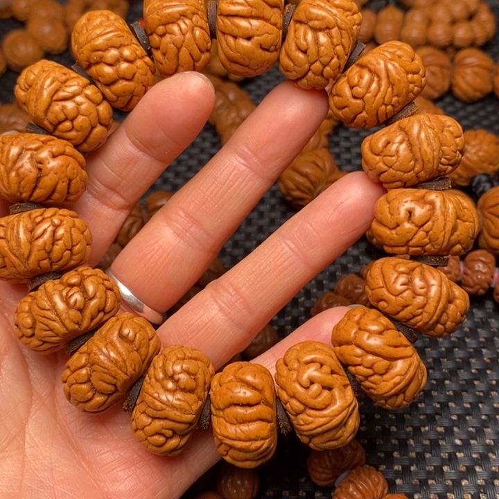 手串桃核龙纹桃核