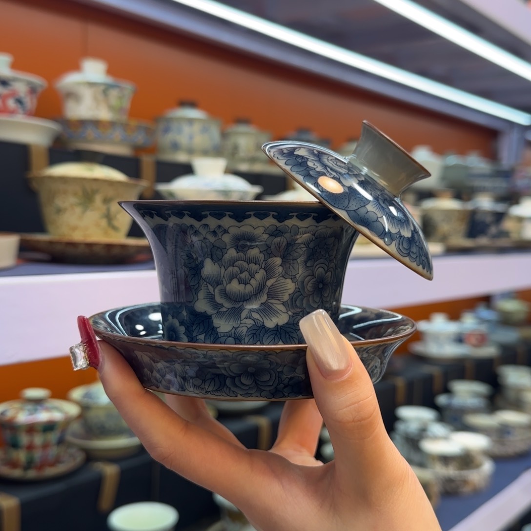 我在外面吃饭呢你在哪了我