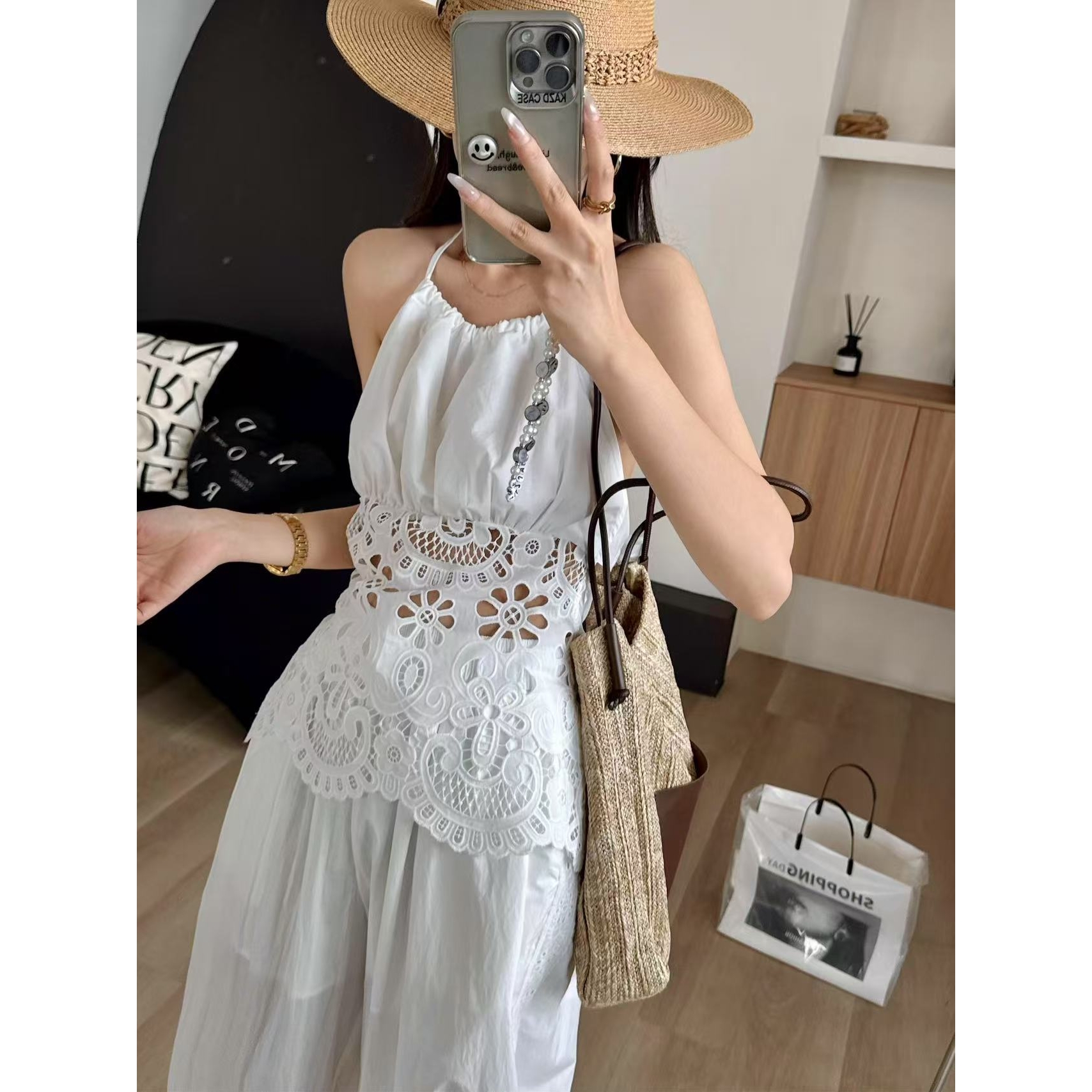 SP【仲夏夜之梦】 挂脖蕾丝刺绣白色背心吊带➕ 阔腿直筒裤套装