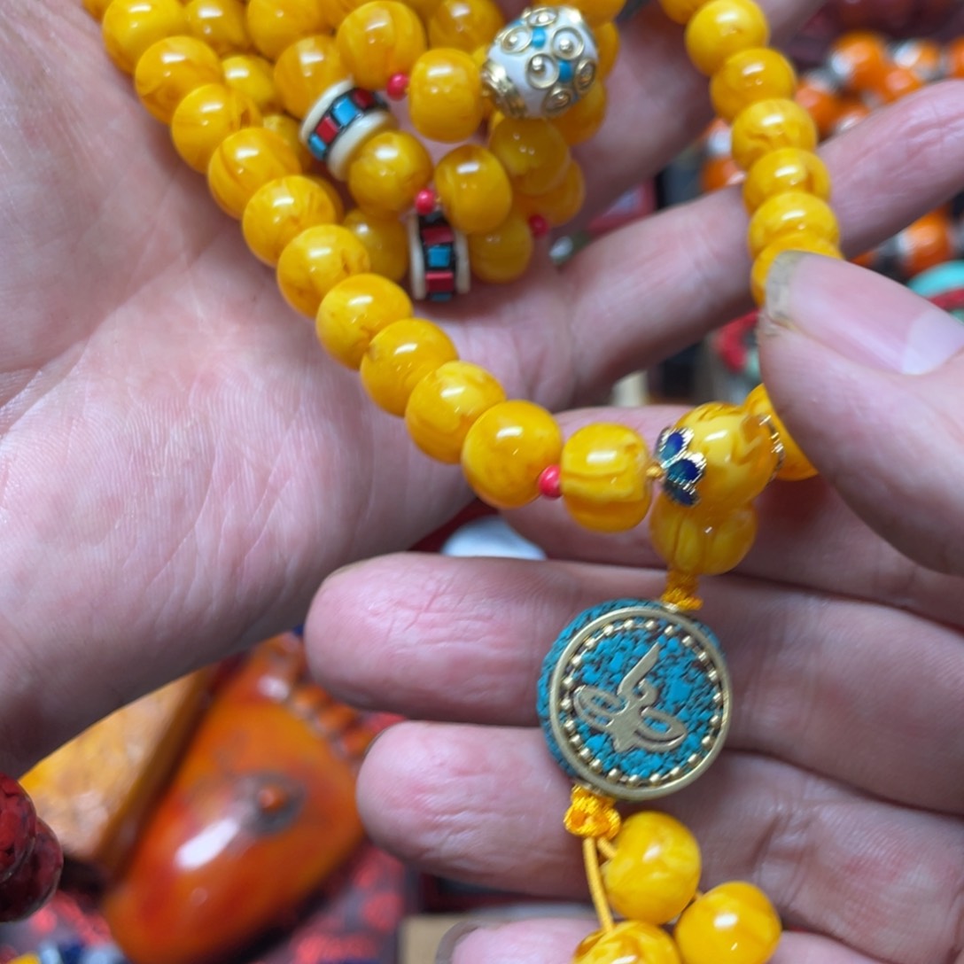 琥珀裸石未镶嵌好物推荐如图所示