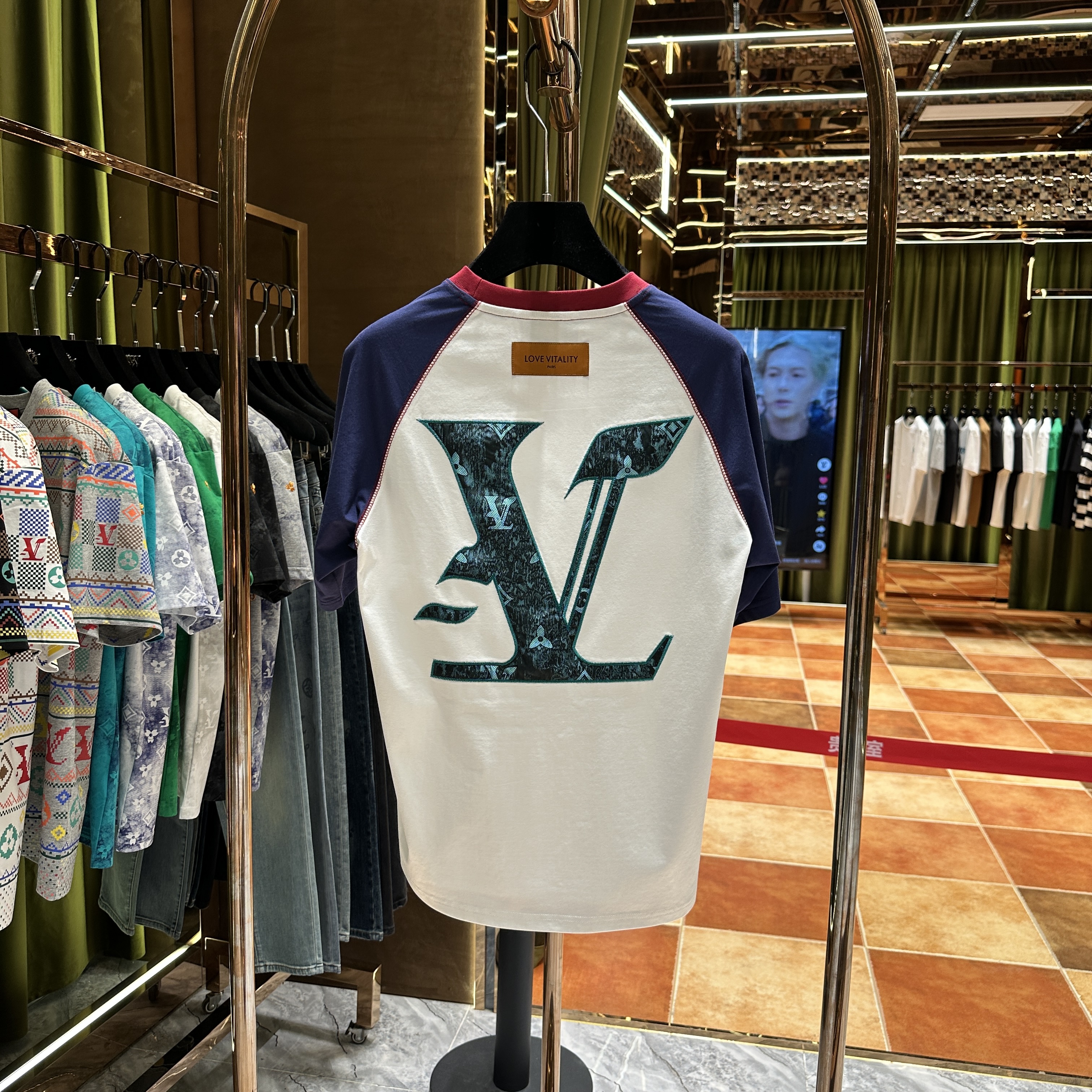 AW-HY+【新款短袖】2025夏季新品 高级感时尚百搭重工刺绣短袖25026