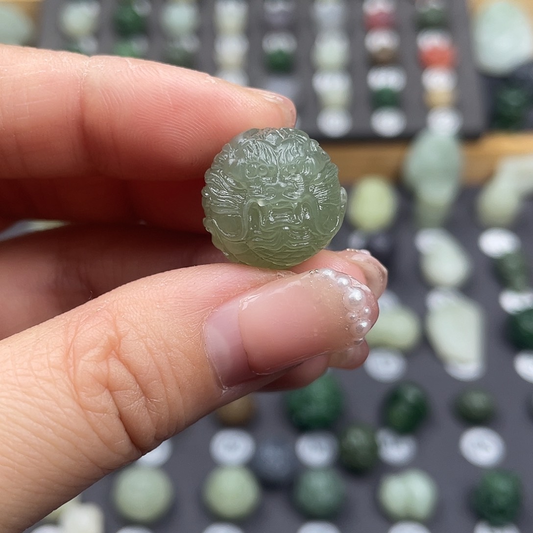 和田玉颈饰未镶嵌青海格尔木冰底湖水绿龙珠挂坠颈饰定制