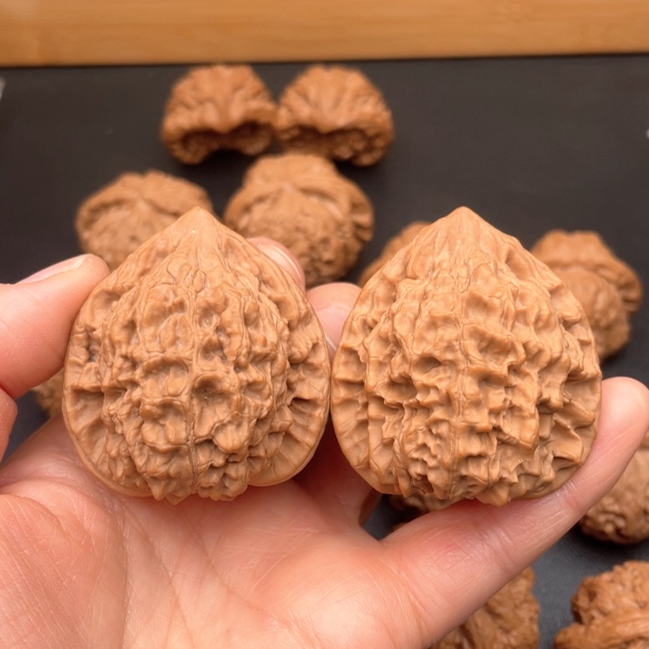 文玩核桃吊坠大官帽