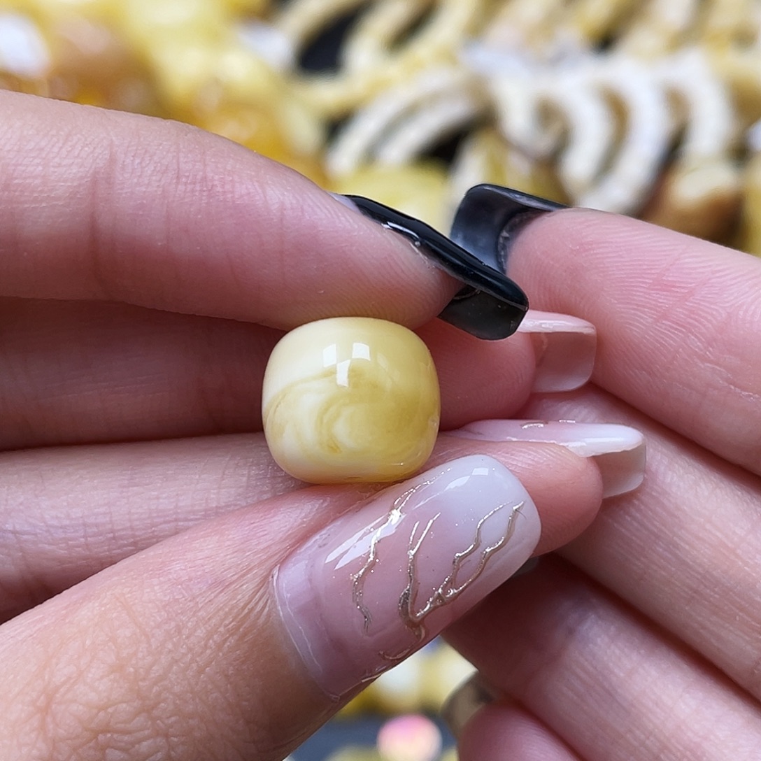 琥珀未镶嵌裸石12.1*10.6mm老型珠蜜蜡 花粉