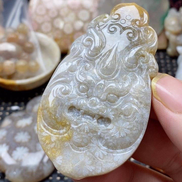 硅化珊瑚（珊瑚玉）颈饰未镶嵌