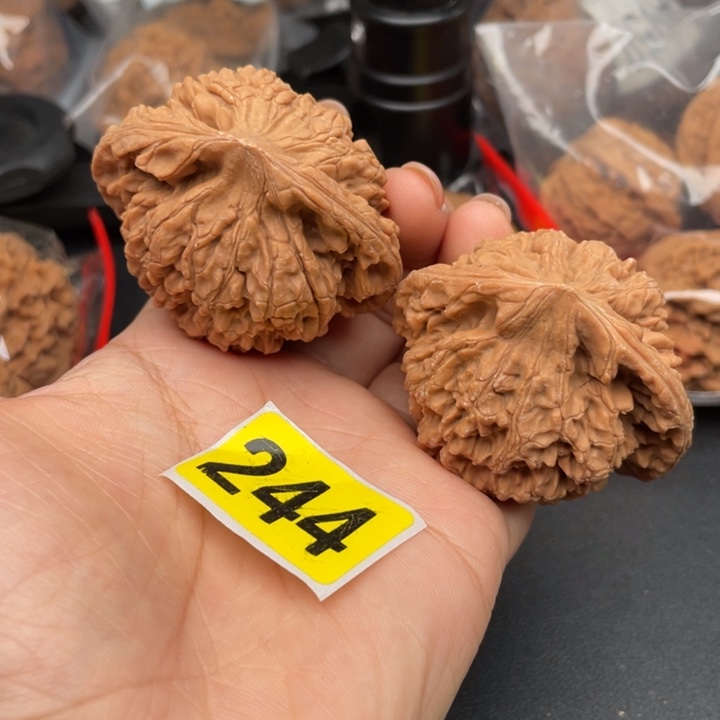 文玩核桃吊坠核桃