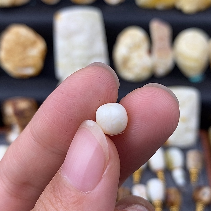 琥珀未镶嵌裸石7.7老邢c664