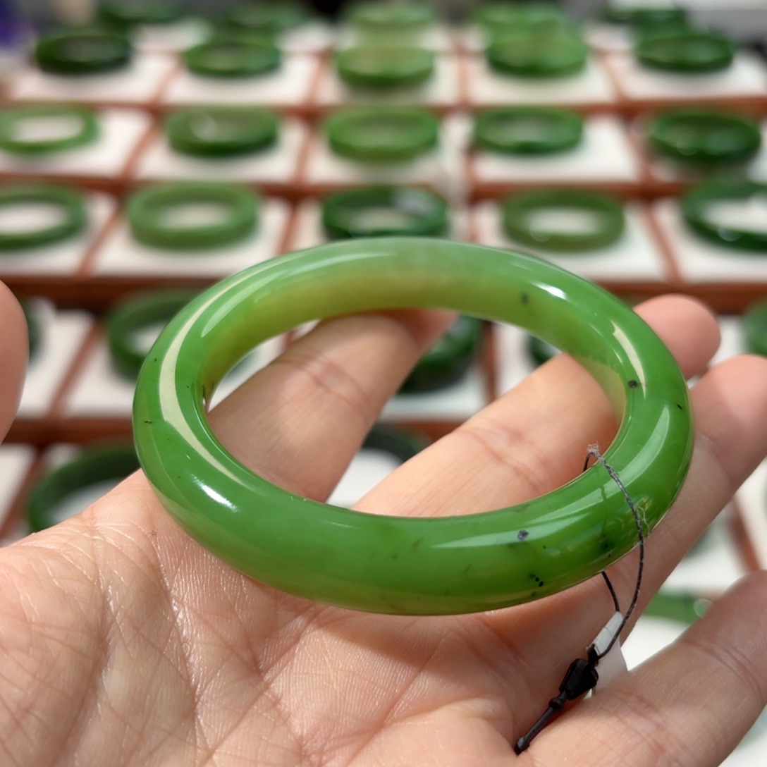 未镶嵌手镯和田玉（碧玉）