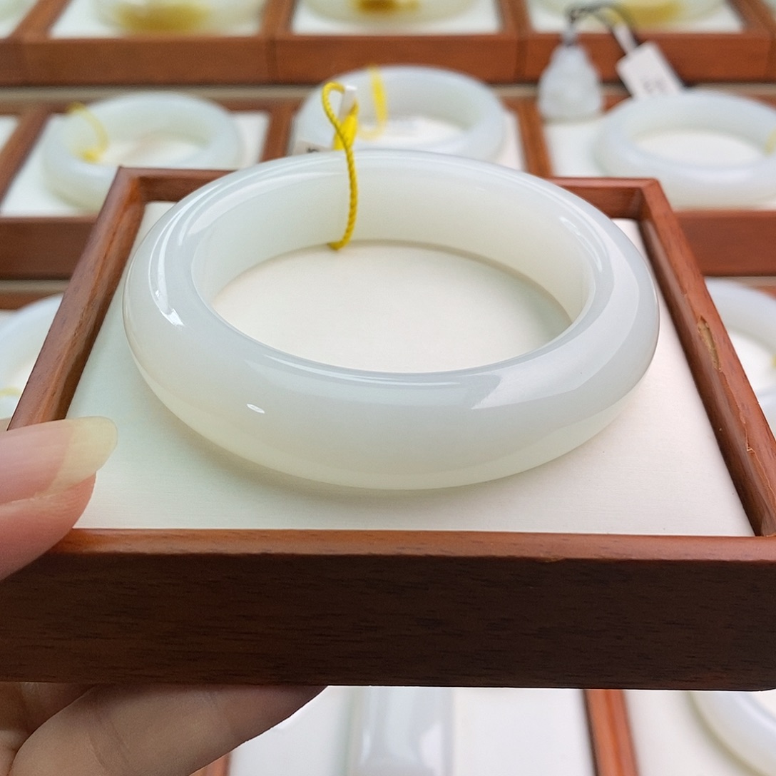 和田玉（白玉）手镯未镶嵌