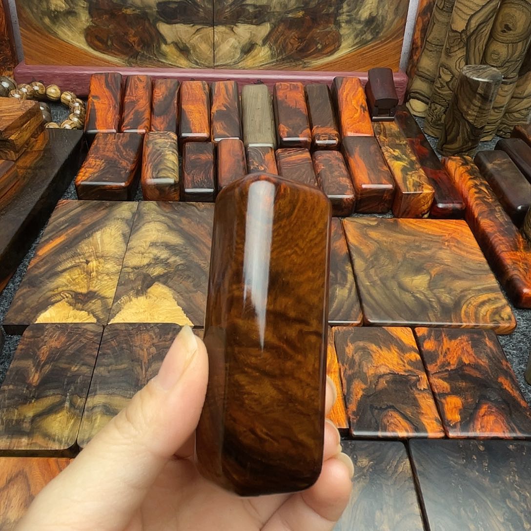 无***刚交趾黄檀（大红酸枝）