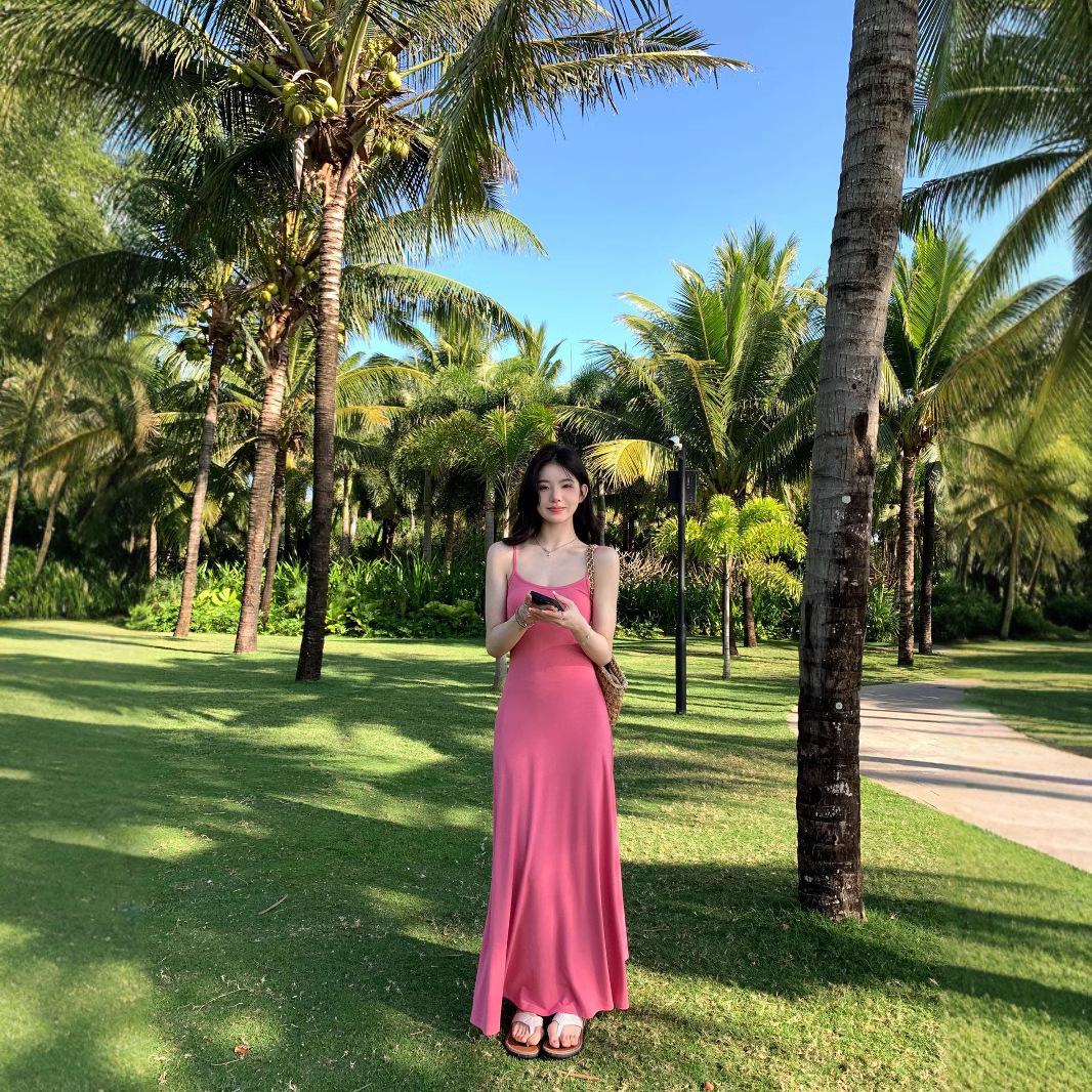 性感卡戴珊连衣裙女春夏吊带长裙修身气质度假裙子纯欲辣妹A字裙