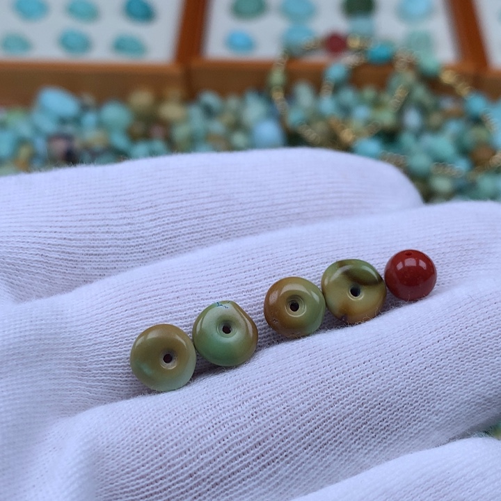 南红玛瑙未镶嵌珠宝奇石