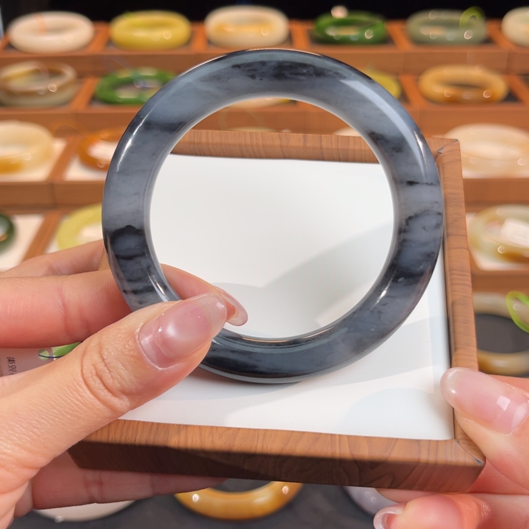 和田玉未镶嵌手镯  圆条青花57